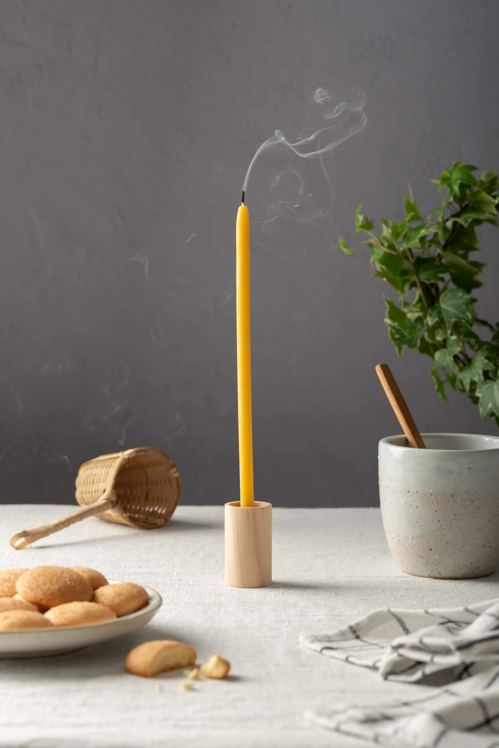 Thin natural beeswax candle - Image 3
