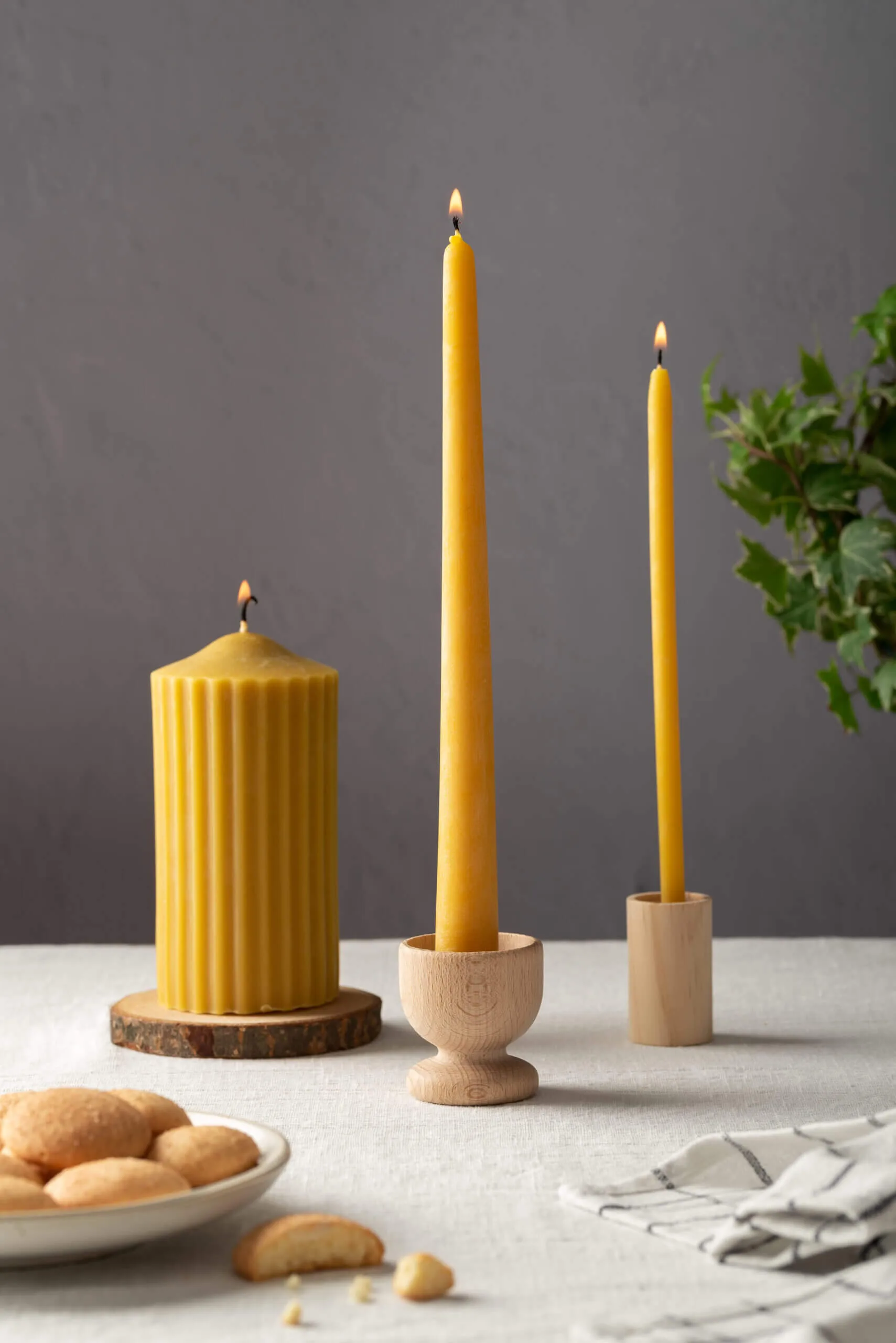 Thin natural beeswax candle - Image 4